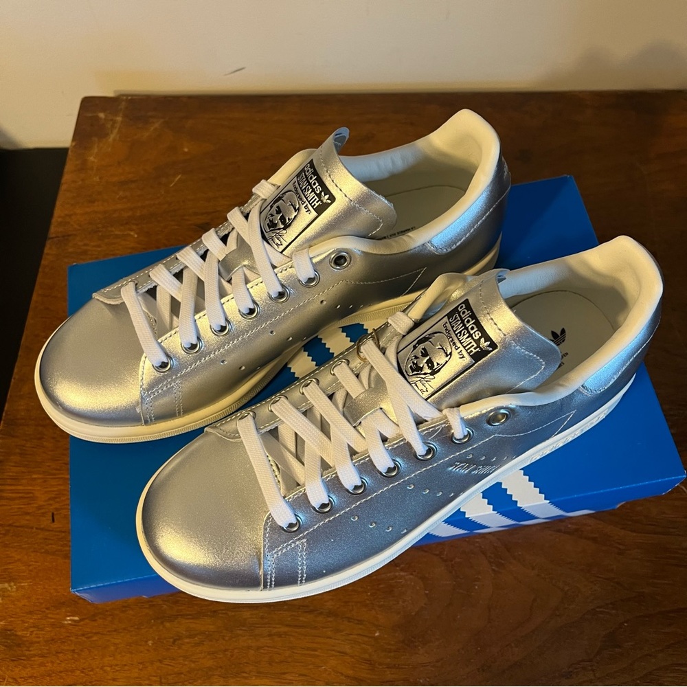 ADIDAS Women's Stan Smith Silver Shoes - Picture 6 of 10